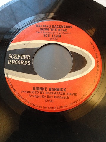 Accords et paroles Walking Backwards Down The Road Dionne Warwick