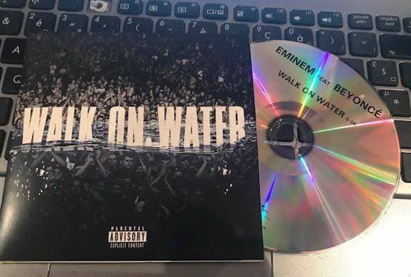 Accords et paroles Walk On Water Eminem