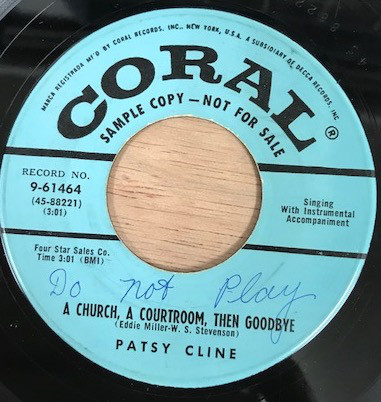 Accords et paroles A Church A Courtroom Then Goodbye Patsy Cline