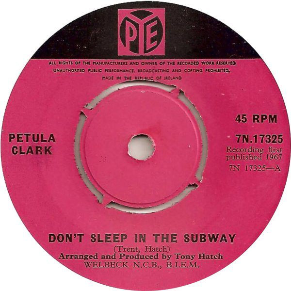 Accords et paroles Dont sleep in the subway Petula Clark