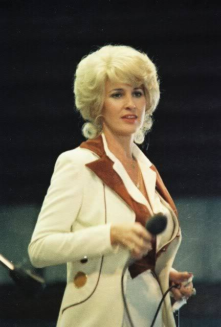 Accords et paroles Love Doesnt Always Come On The Nights You Need It Tammy Wynette