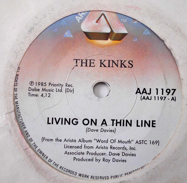 Accords et paroles Living On A Thin Line The Kinks