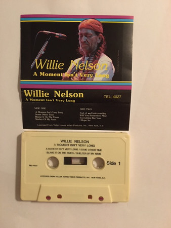 Accords et paroles A Moment Isnt Very Long Willie Nelson